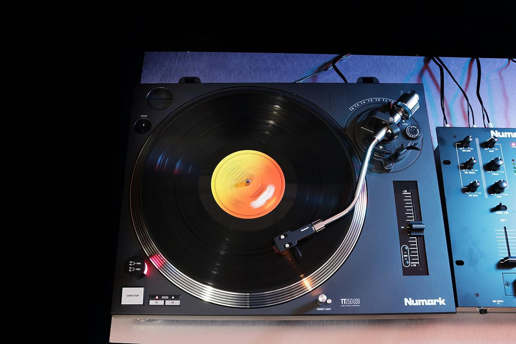 USB DJ Controller with Trigger Pads I600042