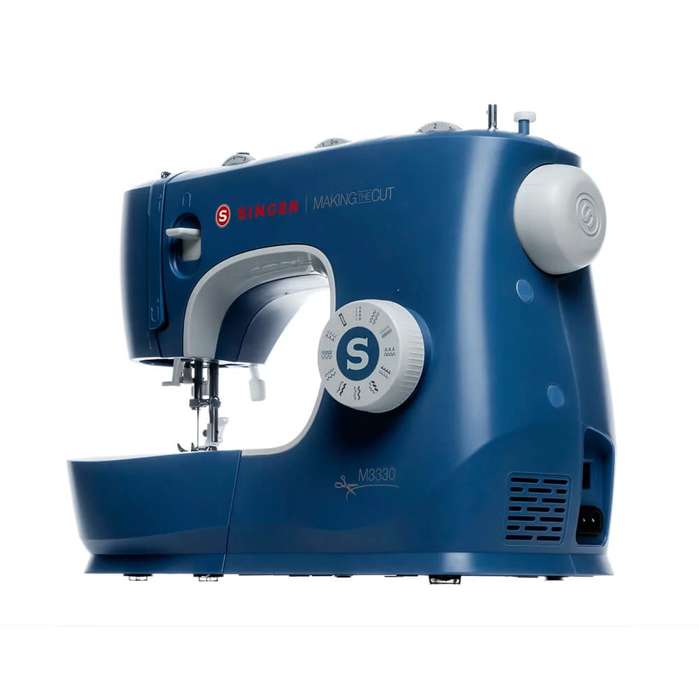 Refurbished Sewing Machine with Accessories D78594