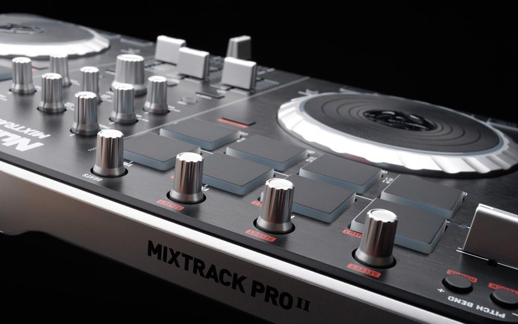 USB DJ Controller with Trigger Pads I600042