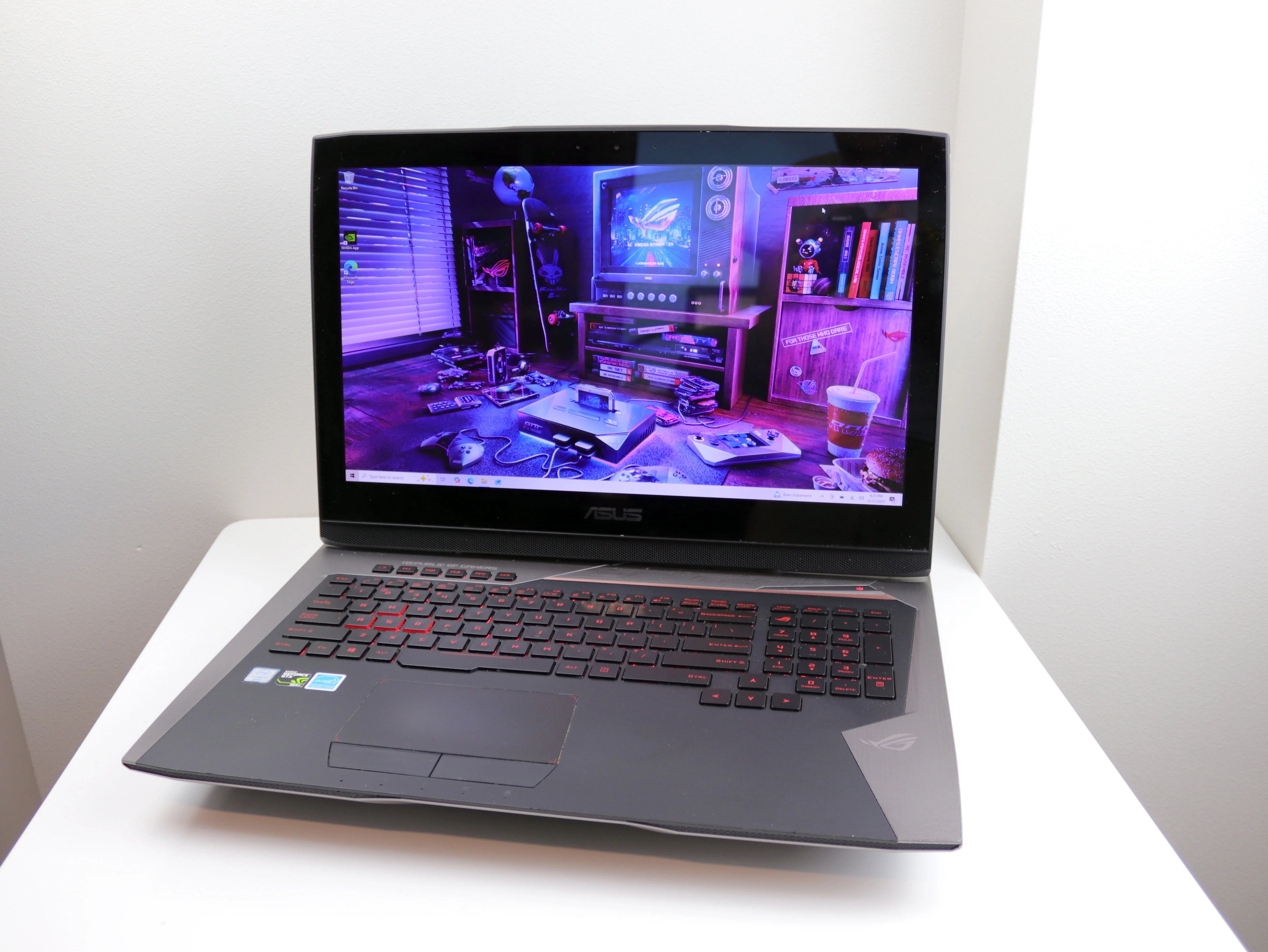 Pre-Owned 17.3" Touch Laptop Intel i7-6700HQ 24GB RAM 256GB SSD+1TB NVIDIA GTX 965M D197