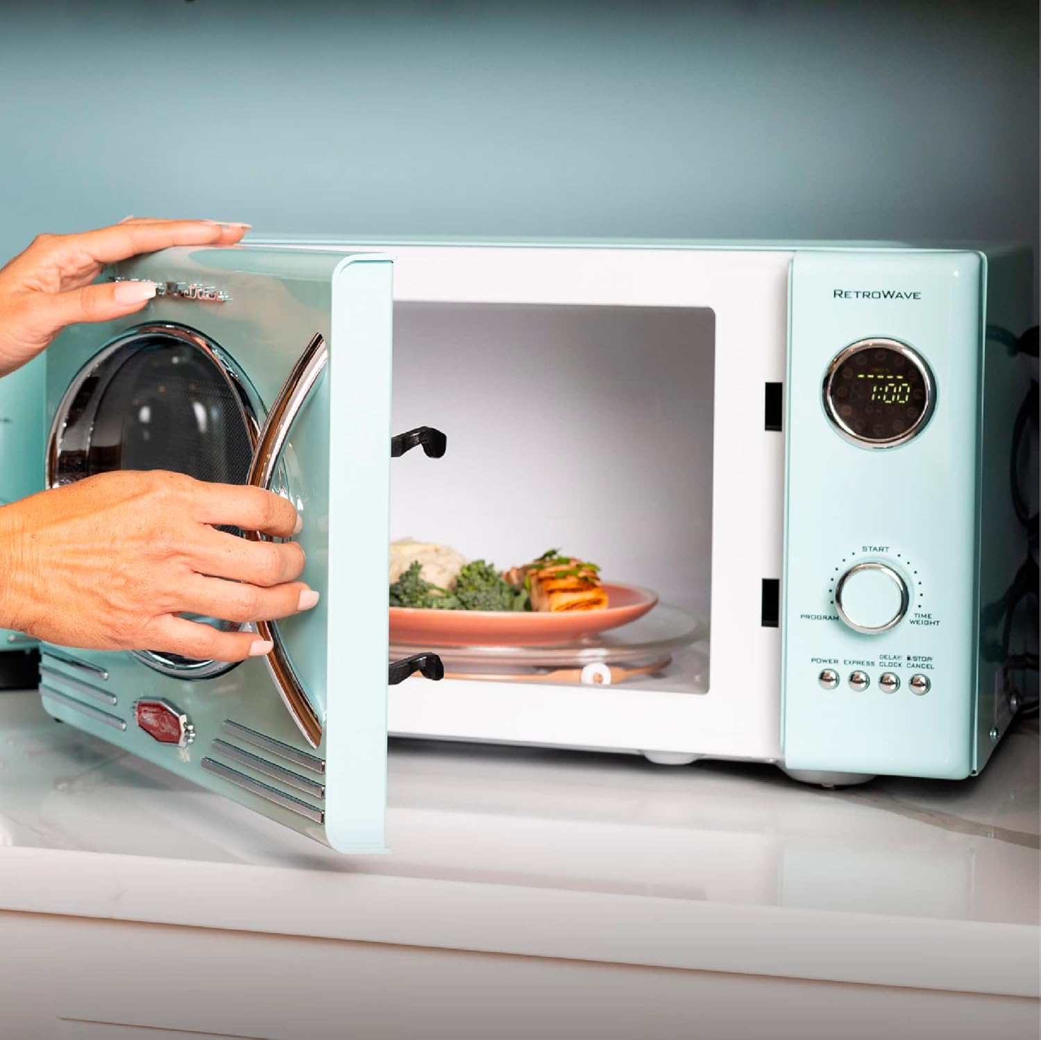 0.9 Cu. Ft. 800-Watts Retro Microwave Oven & Single Serve K-Cup Coffee Brewer N81308