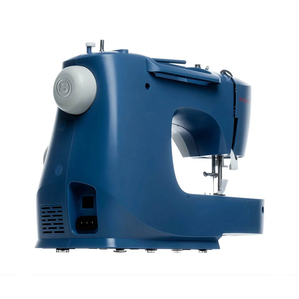 Refurbished Sewing Machine with Accessories D78594