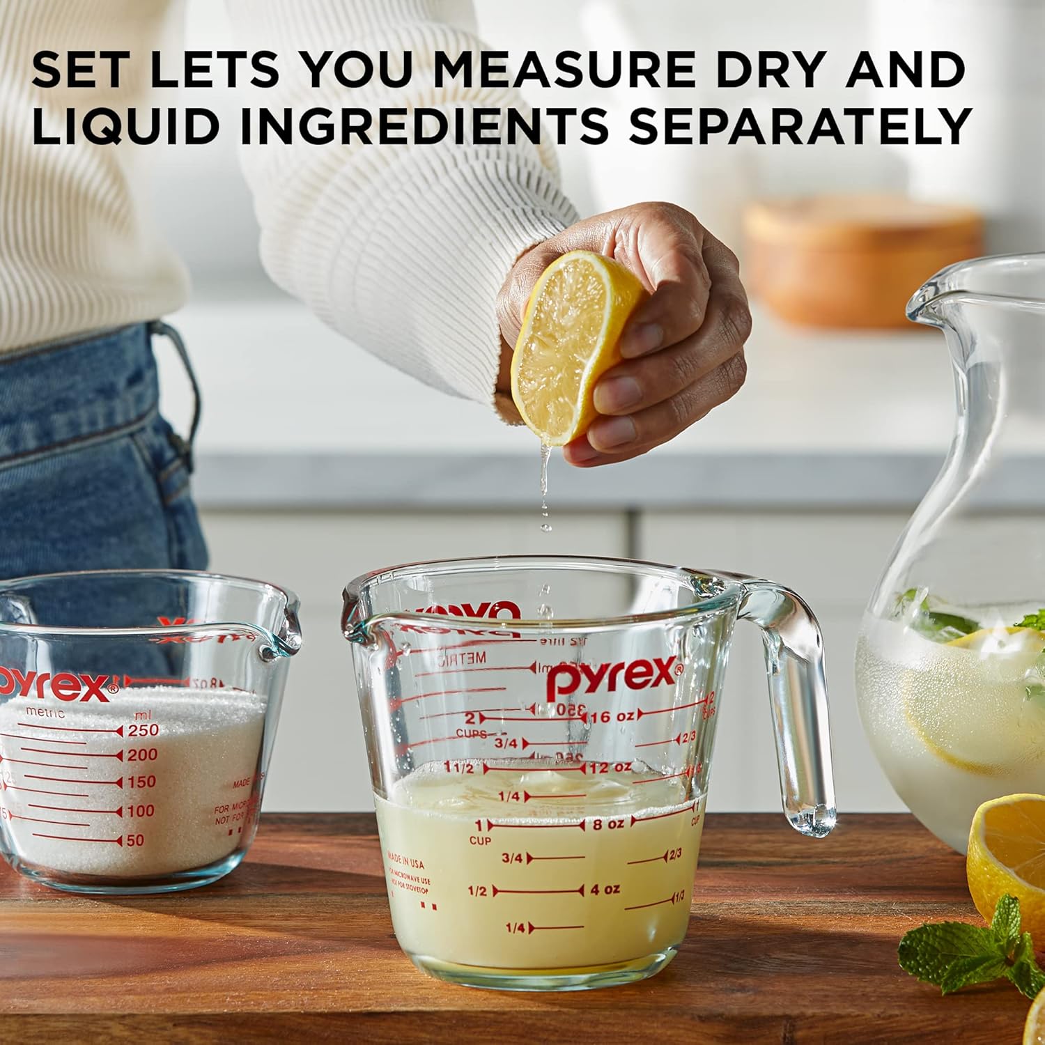 2 Piece Glass Measuring Cup Set D867