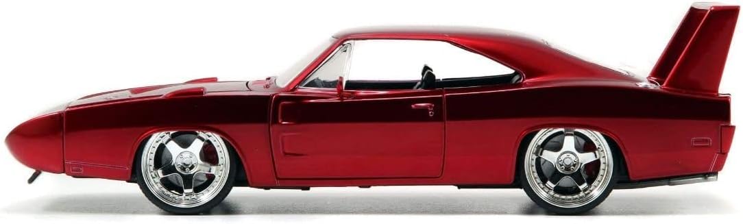 1:24 Scale Red Die-Cast Car O83810