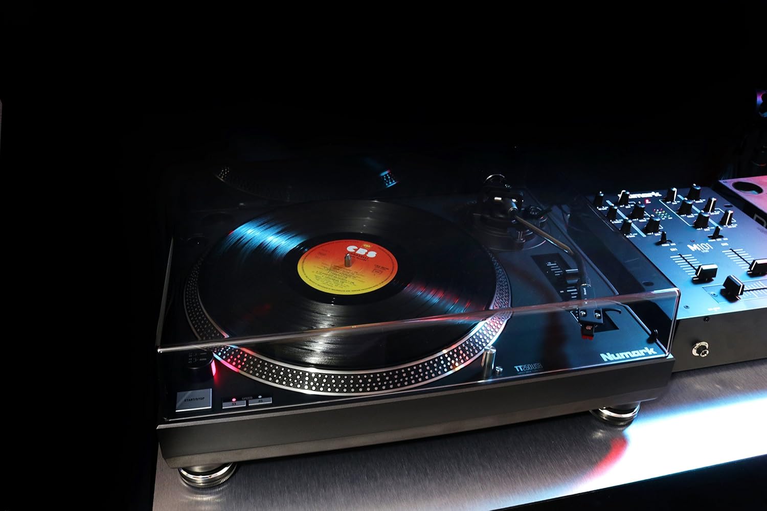 USB DJ Controller with Trigger Pads I600042