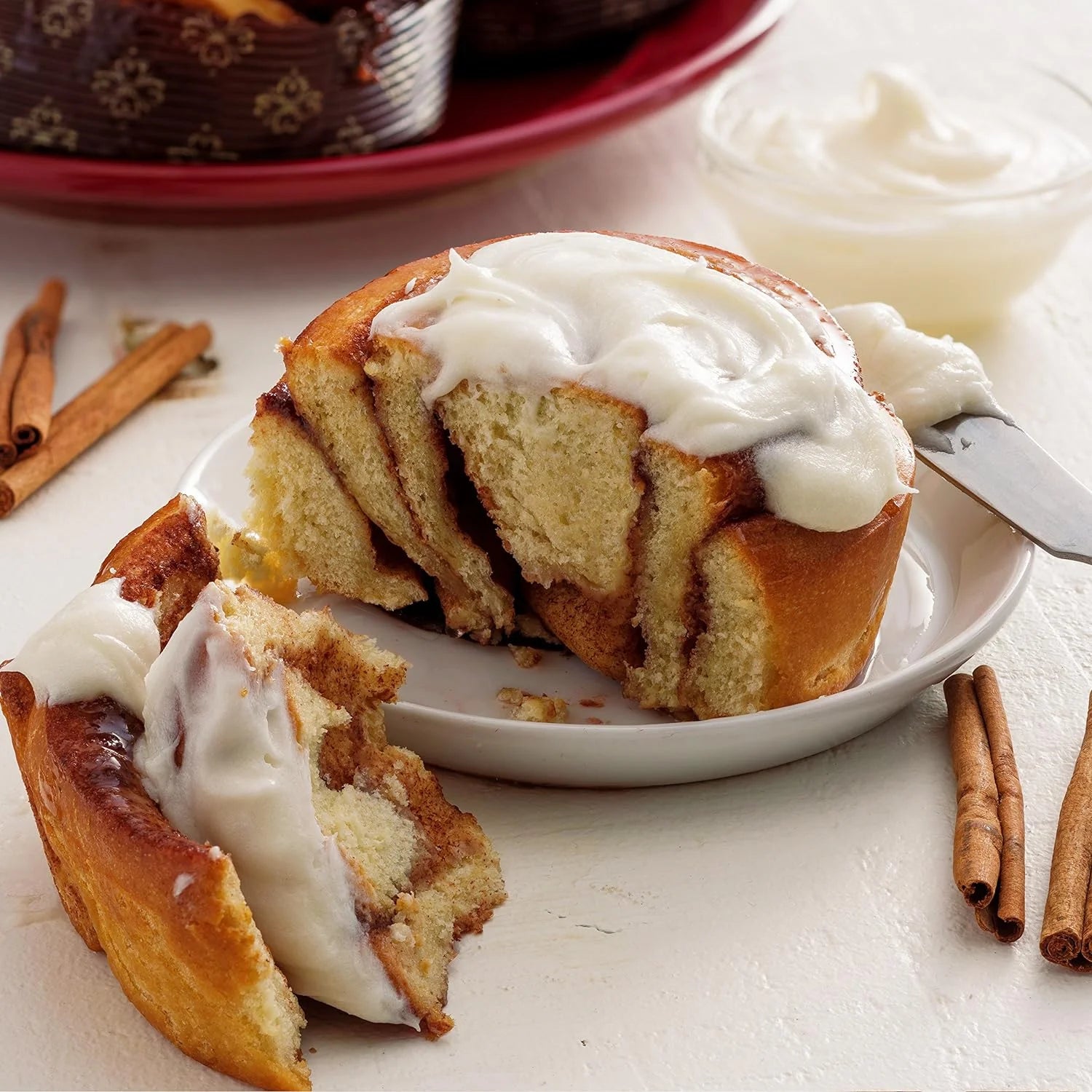 Cinnamon Rolls with Cream Cheese Icing (18 pack) I19968