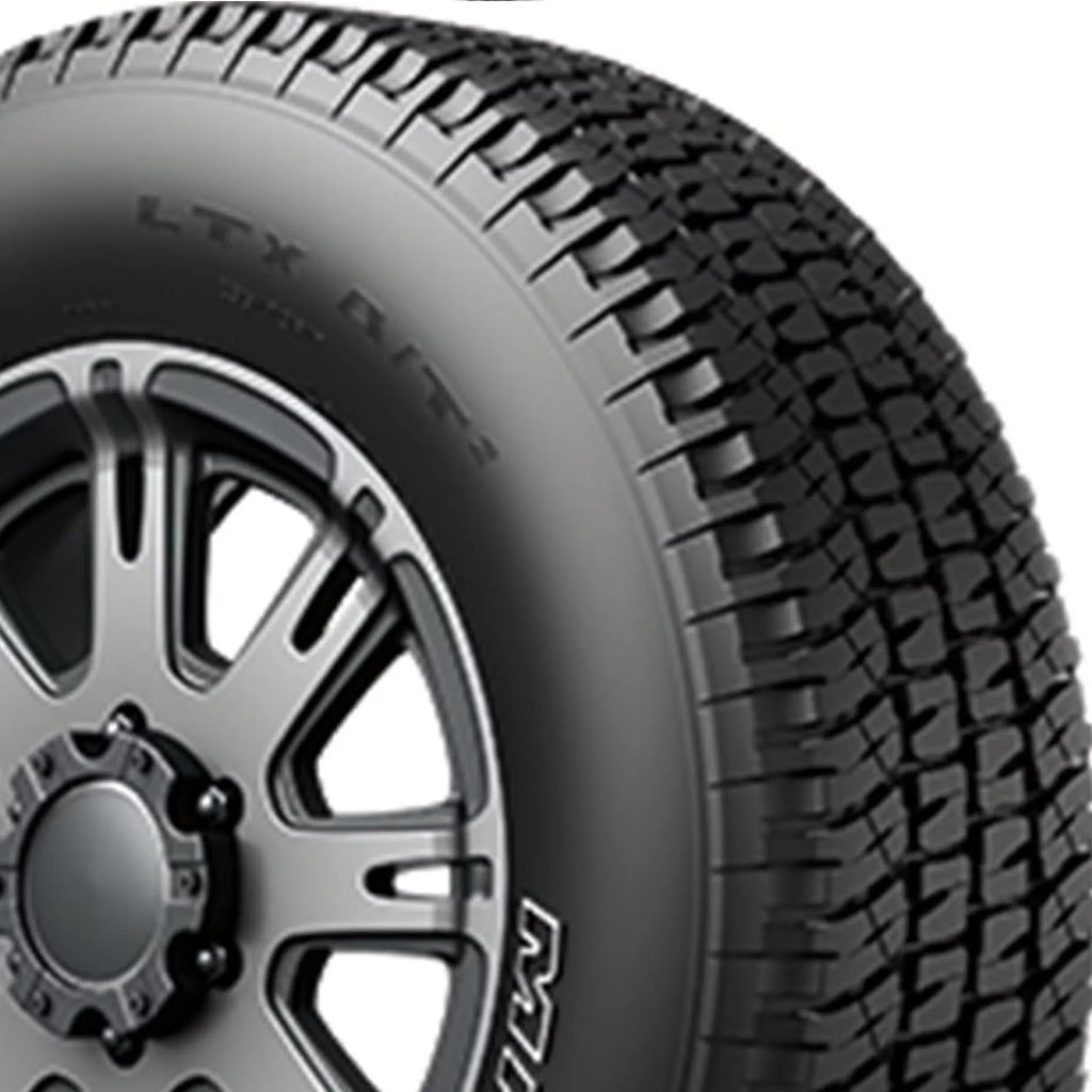 245/65R17 107S All-Season Tire V541583
