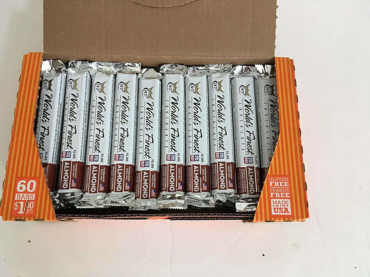 60 Bars Milk Chocolate with Almonds Y915